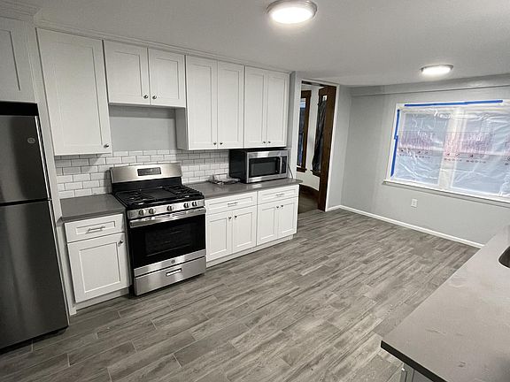 2nd image of 626 Savin Ave #1