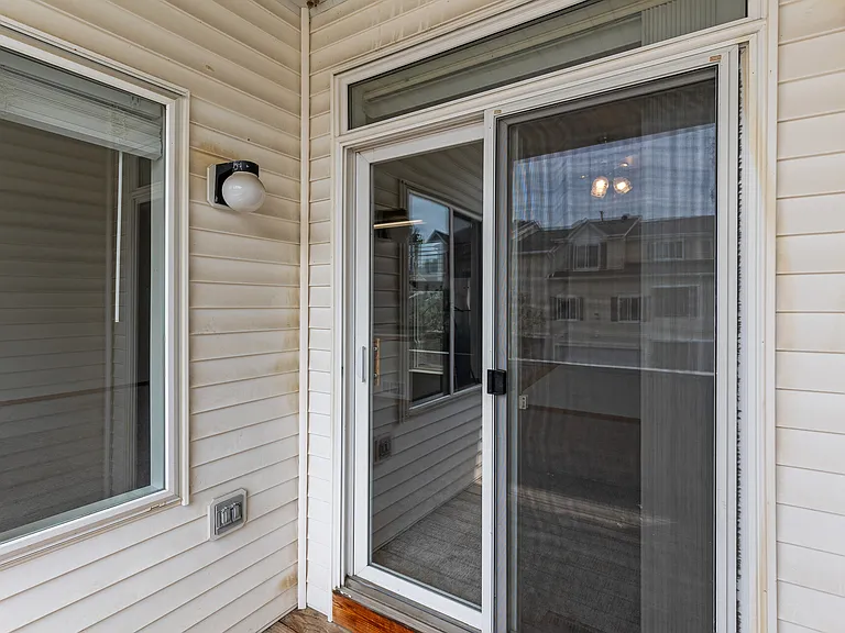 6860 Meadow Grass Ln S — Photo 18