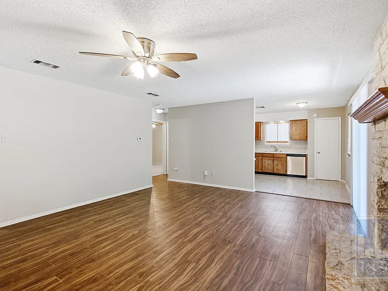 9002 Marsh Dr — Photo 7
