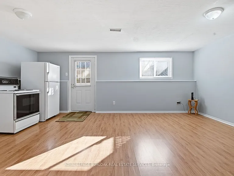 113 Commercial St #LOWER — Photo 2