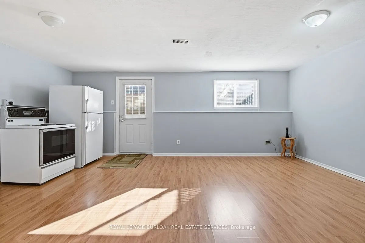 Building Photo - 113 Commercial St #LOWER