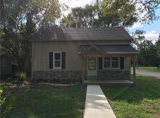 601 S Main St, Troy, IL 62294