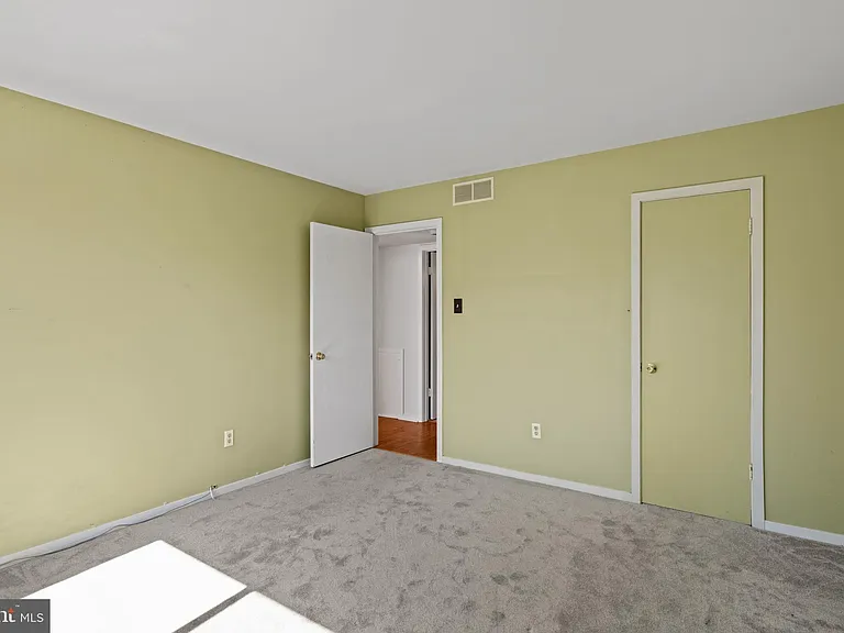 2204 Sandra Rd — Photo 32