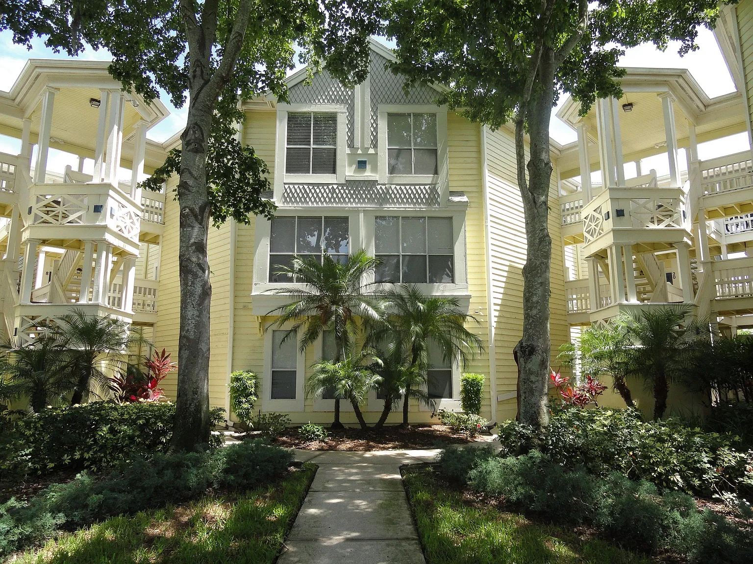 Bridgewater Luxury Rentals — Photo 1