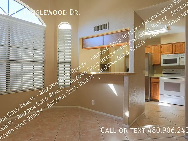 4428 E Tanglewood Dr — Photo 6