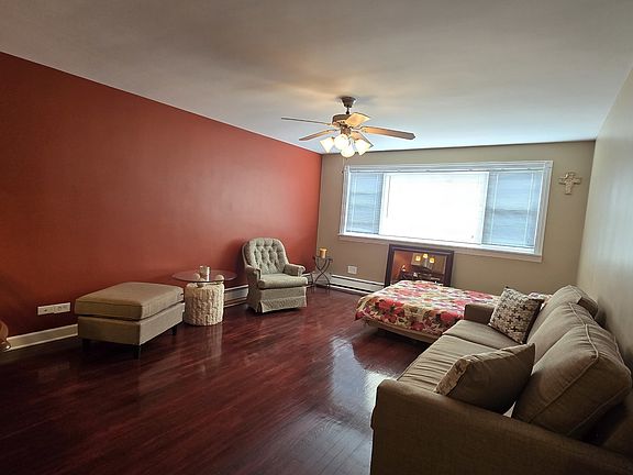 4th image of 2411 W Balmoral Ave APT 3D