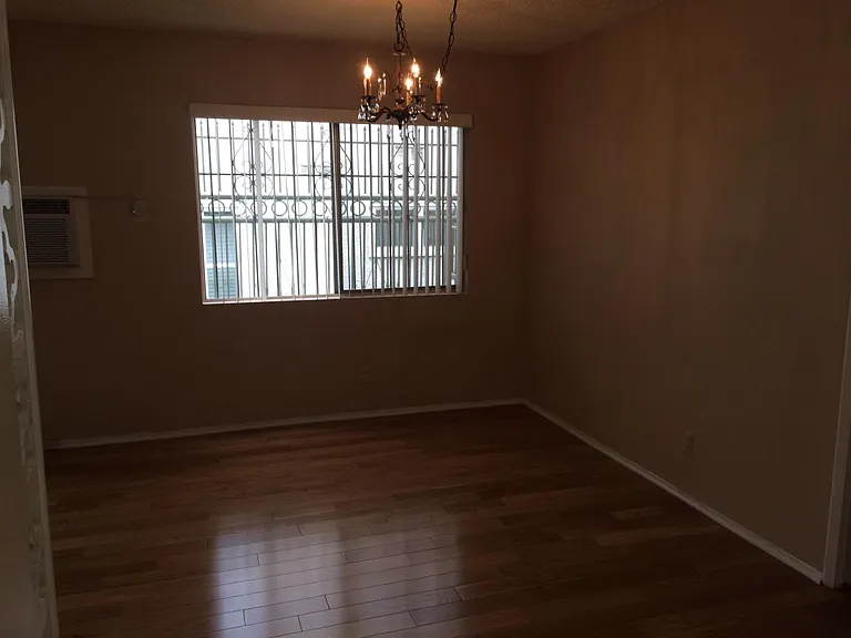 729 S Windsor Blvd #4 — Photo 6