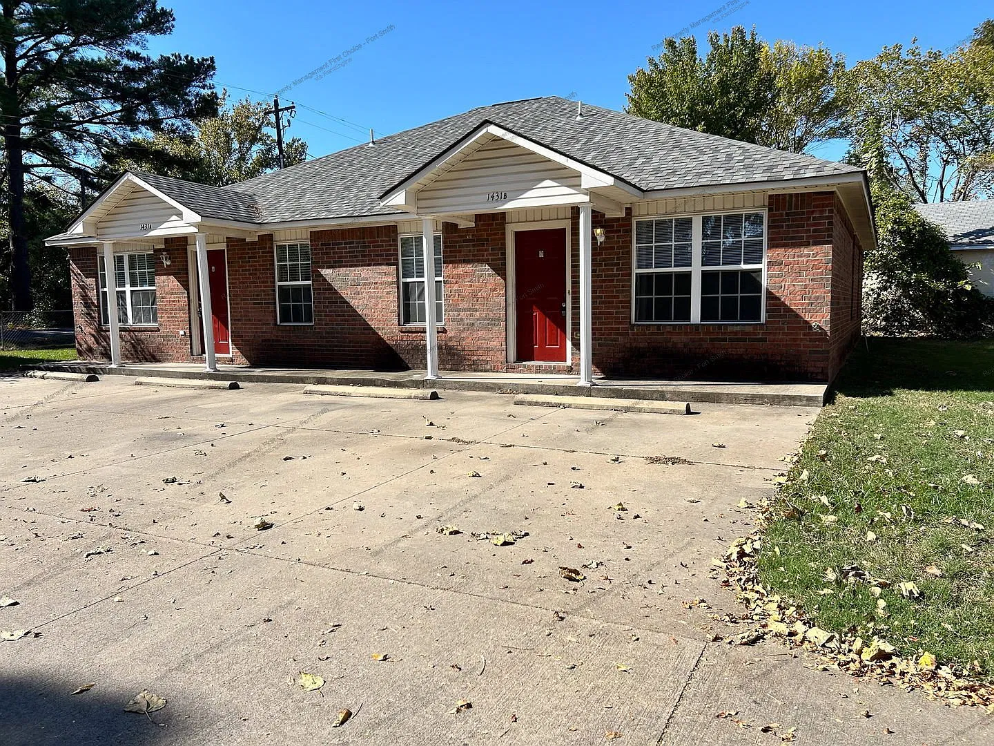 3 bed, 2.0 bath, 1050 sqft, $900 — Photo 1