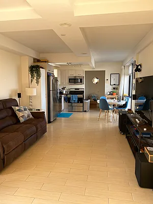 Rented by 18 REALTY | media 33