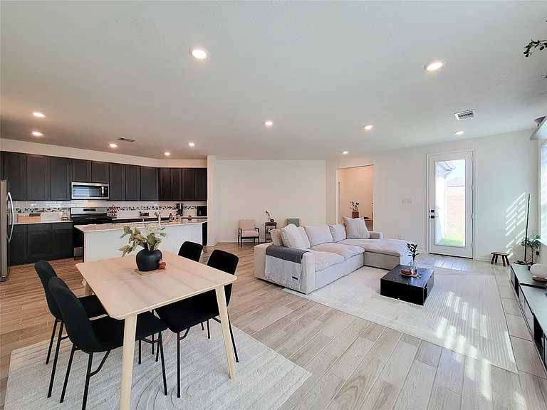 8214 Leisure Point Dr — Photo 9