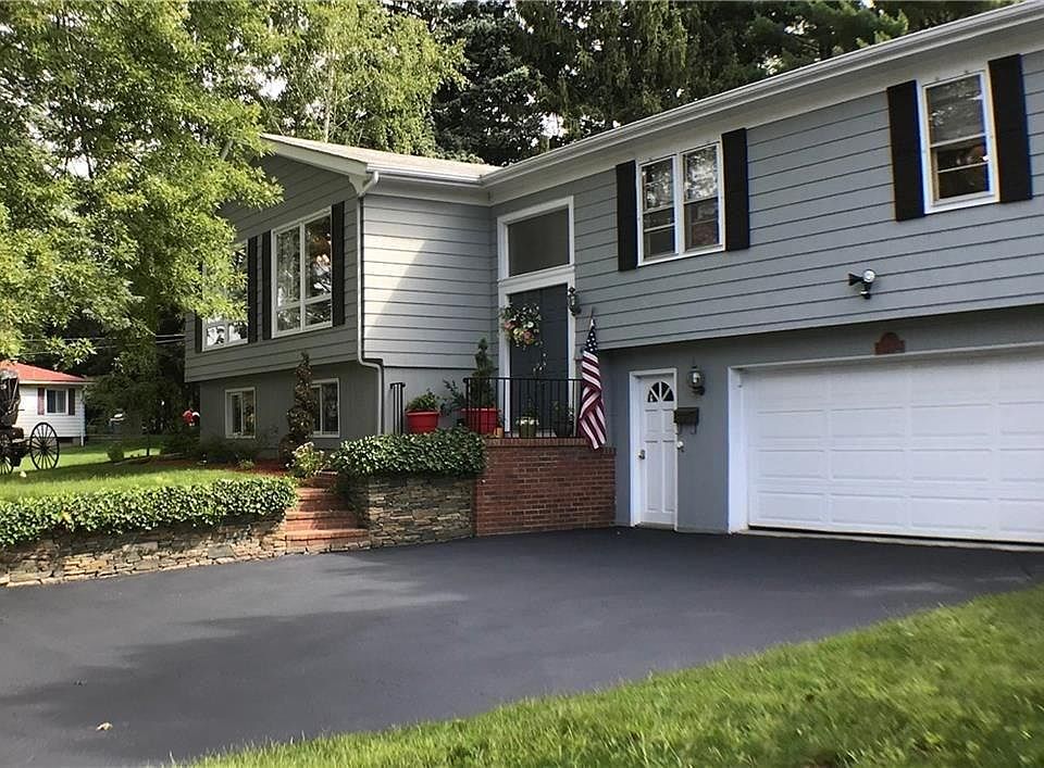 1st image of 40 Ralls Dr