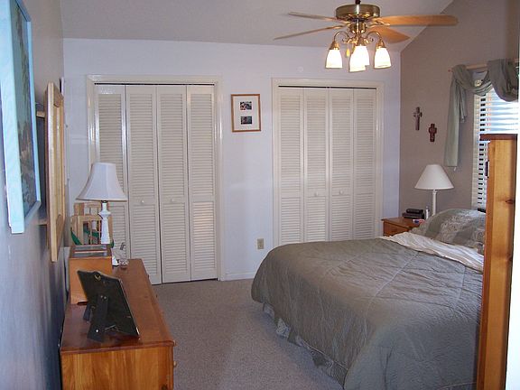 Master Bedroom - vaulted ceilings