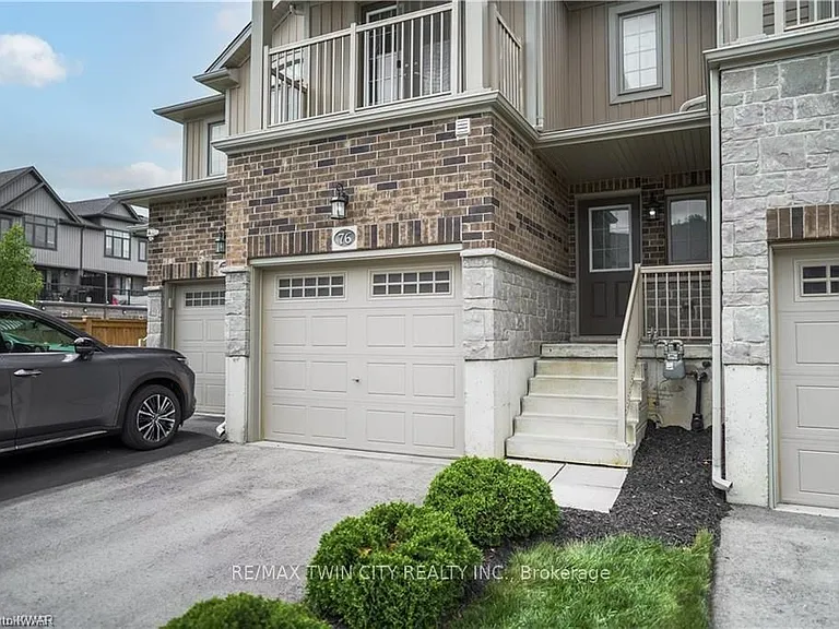76 Meadowridge St — Photo 4