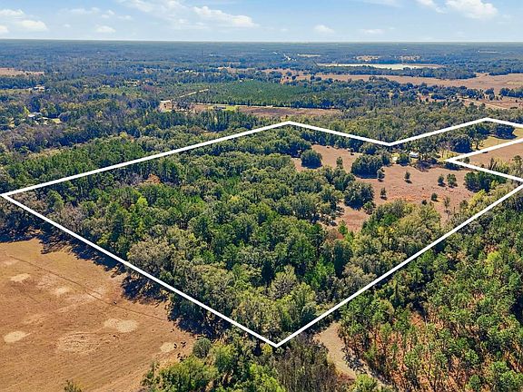 3rd image of 237 NW Lower Springs Rd