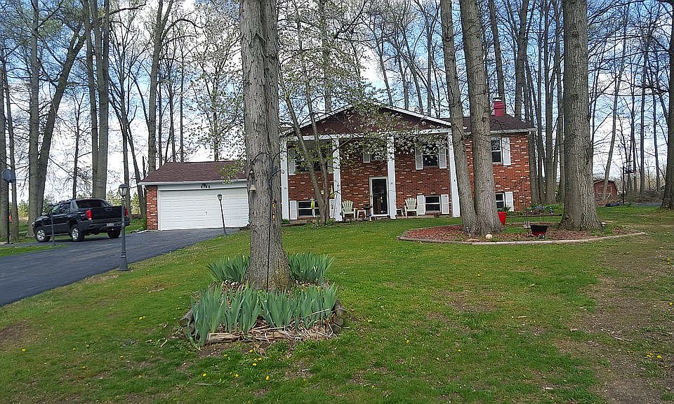 1st image of 9760 Briarwood Dr