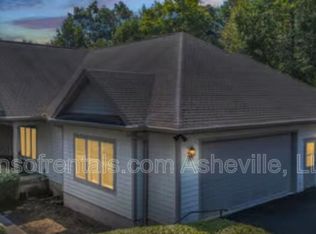 29 Turkey Roost Ct, Hendersonville, NC 28739
