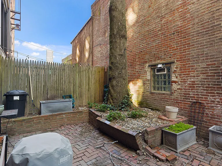 101 W Springfield St #1 — Photo 16