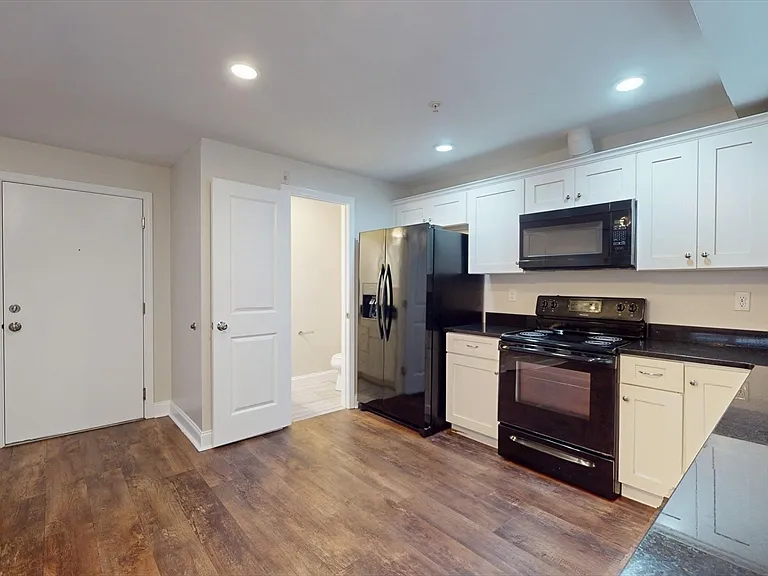 60 Holworthy St #6 — Photo 8