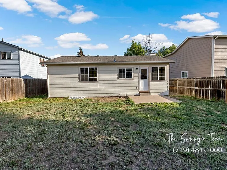 5833 Bow River Dr — Photo 36