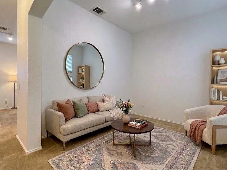 4112 Mattie St — Photo 2