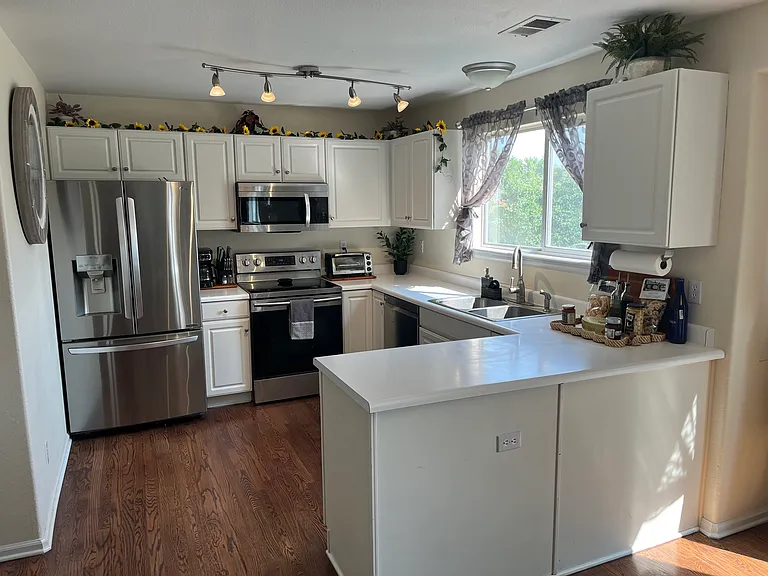 Kitchen has plenty of storage and countertop space
