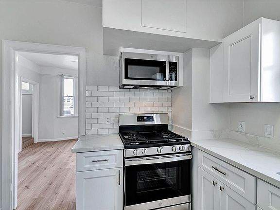 4th image of 98 E Saint John St N #270-96/98