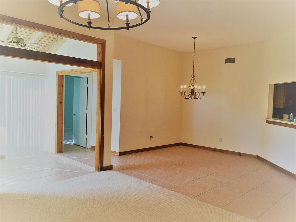 2nd image of 727 Spring Valley Dr