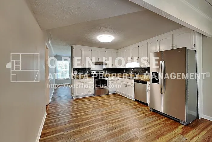 6839 Woodcreek Ln — Photo 7
