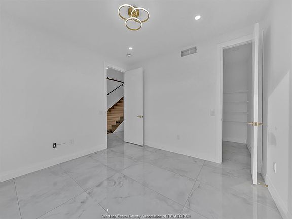 4th image of 3672 Sutton Ave