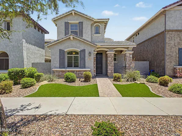 2511 S Entwistle St, Gilbert, AZ 85295