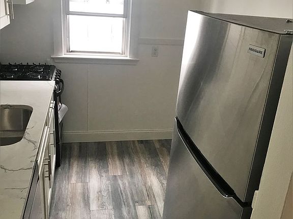 5th image of 92 Winthrop Shore Dr #2T