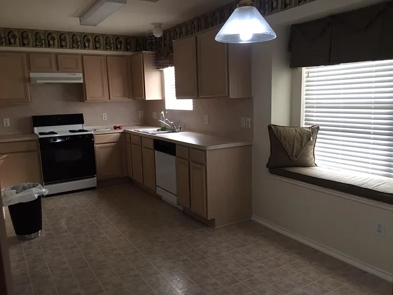 11822 Alex Ln — Photo 12