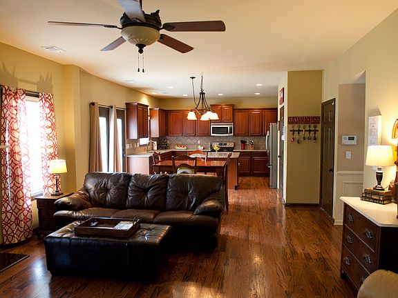 4th image of 905 Kangley Dr