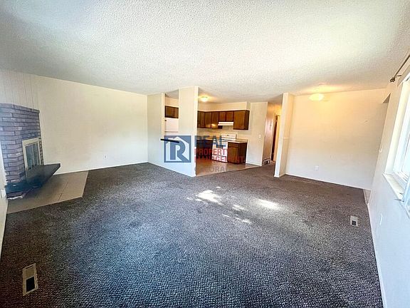 3rd image of 1319 Potter Dr
