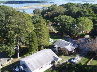 60 Charles St, Groton, CT 06355