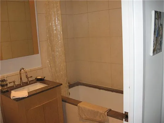 Sold by RELO REDAC INC. | media 21