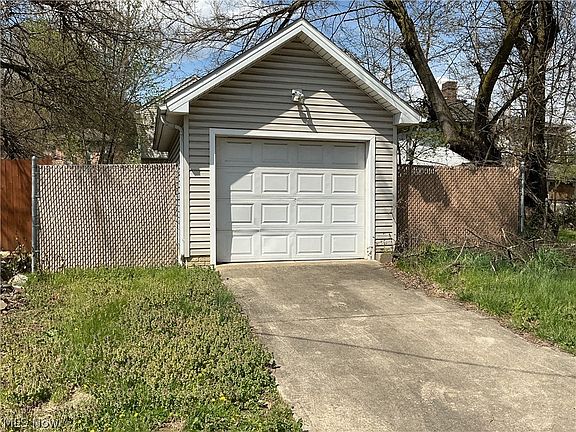 4th image of 726 N 5th St