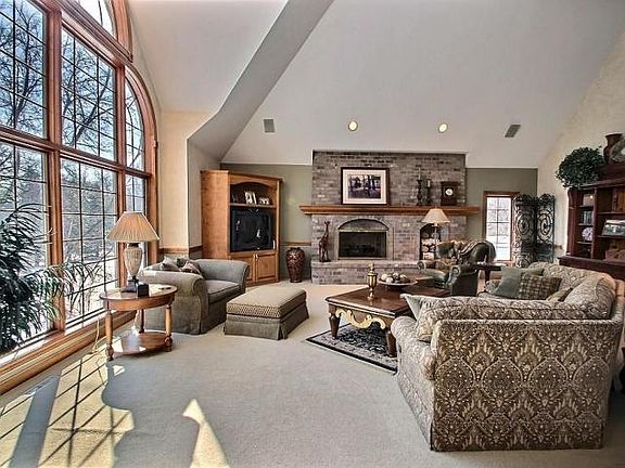 3rd image of 16945 Sanctuary Trl