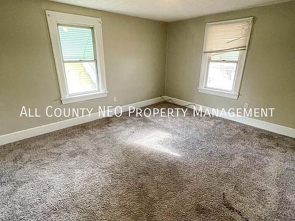 5th image of 627 Roscoe Ave