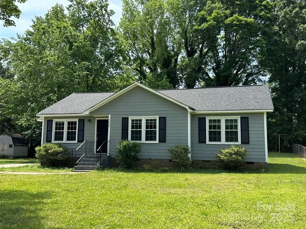 5008 Delivau Dr, Charlotte, NC 28215