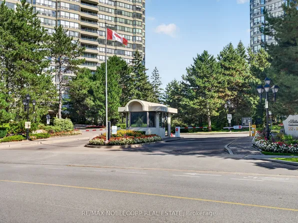 22 Hanover Rd, Brampton, ON