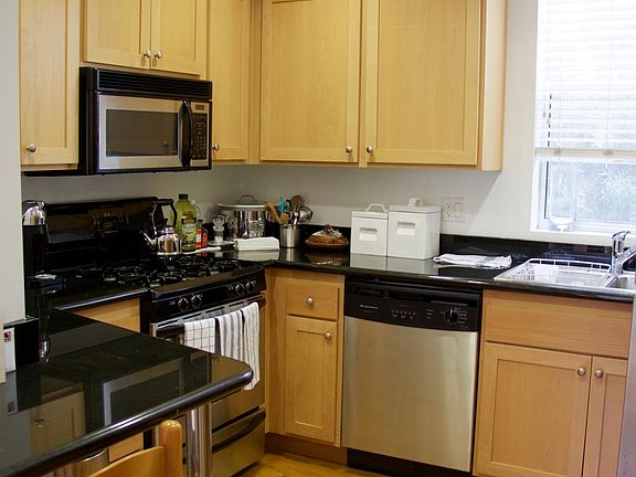 4th image of 1544 Euclid St #6