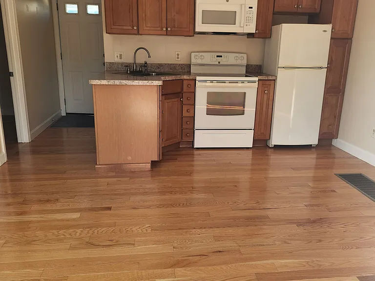 58 N Shore Blvd #58 — Photo 5