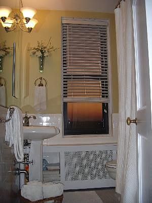 5th image of 2052 N Lincoln Park W APT 1211