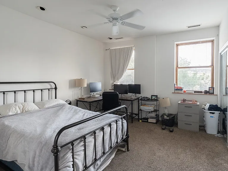 1124 W Eddy St #2 — Photo 12