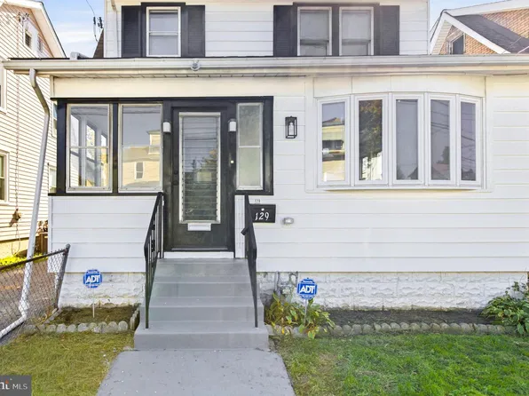 129 W Laughead Ave, Linwood, PA 19061