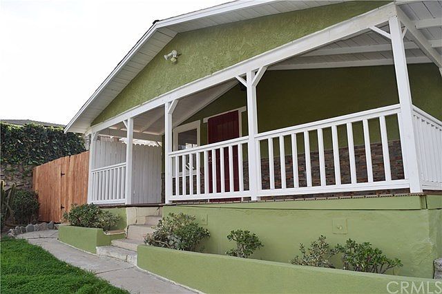 Front house. Fronts onto Walnut.