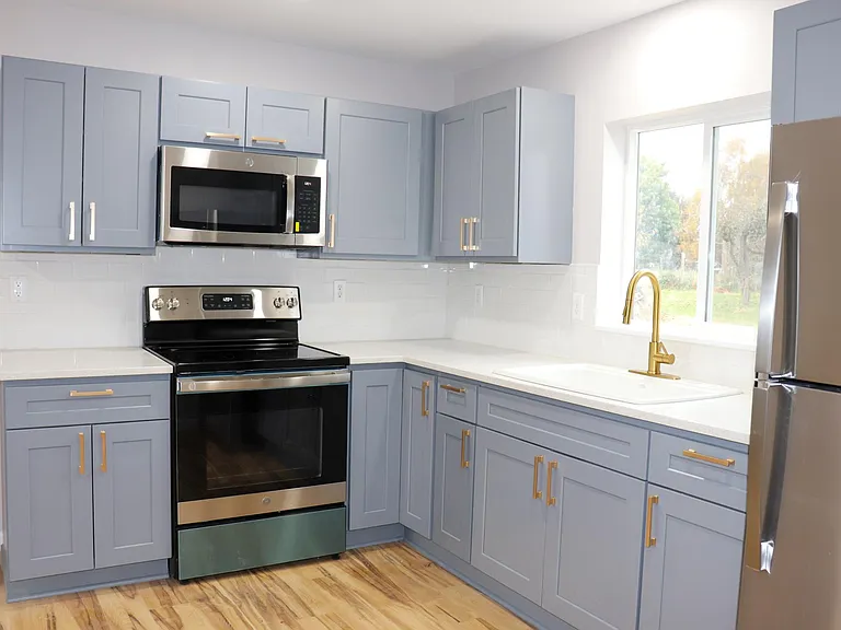 105 W 1st Ave — Photo 3