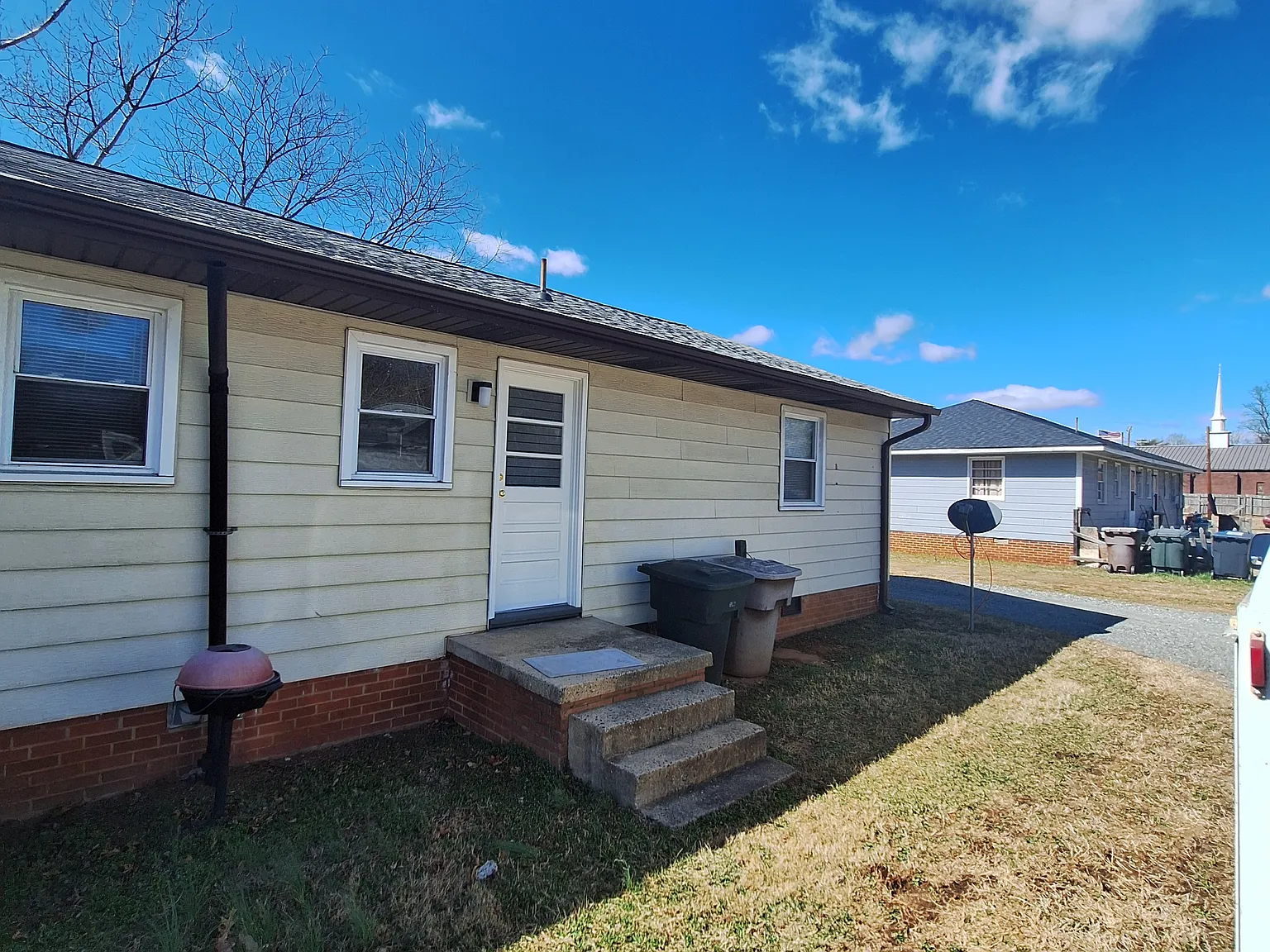2 bed, 750 sqft, $1,150 — Photo 3