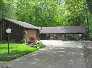 12530 The Blfs, Strongsville, OH 44136